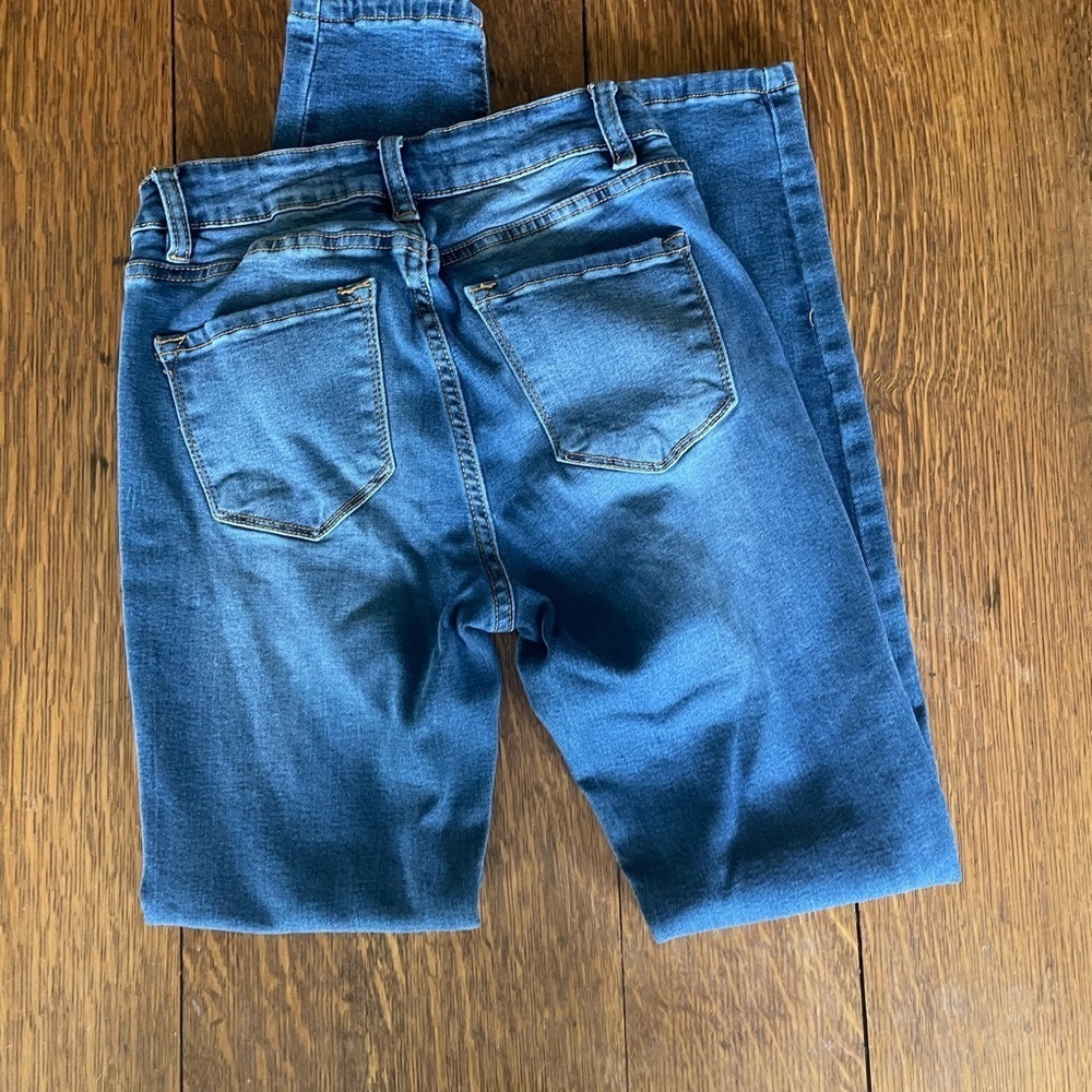 Great Pair of KanCan Jeans - size 25 - Picture 2 of 12